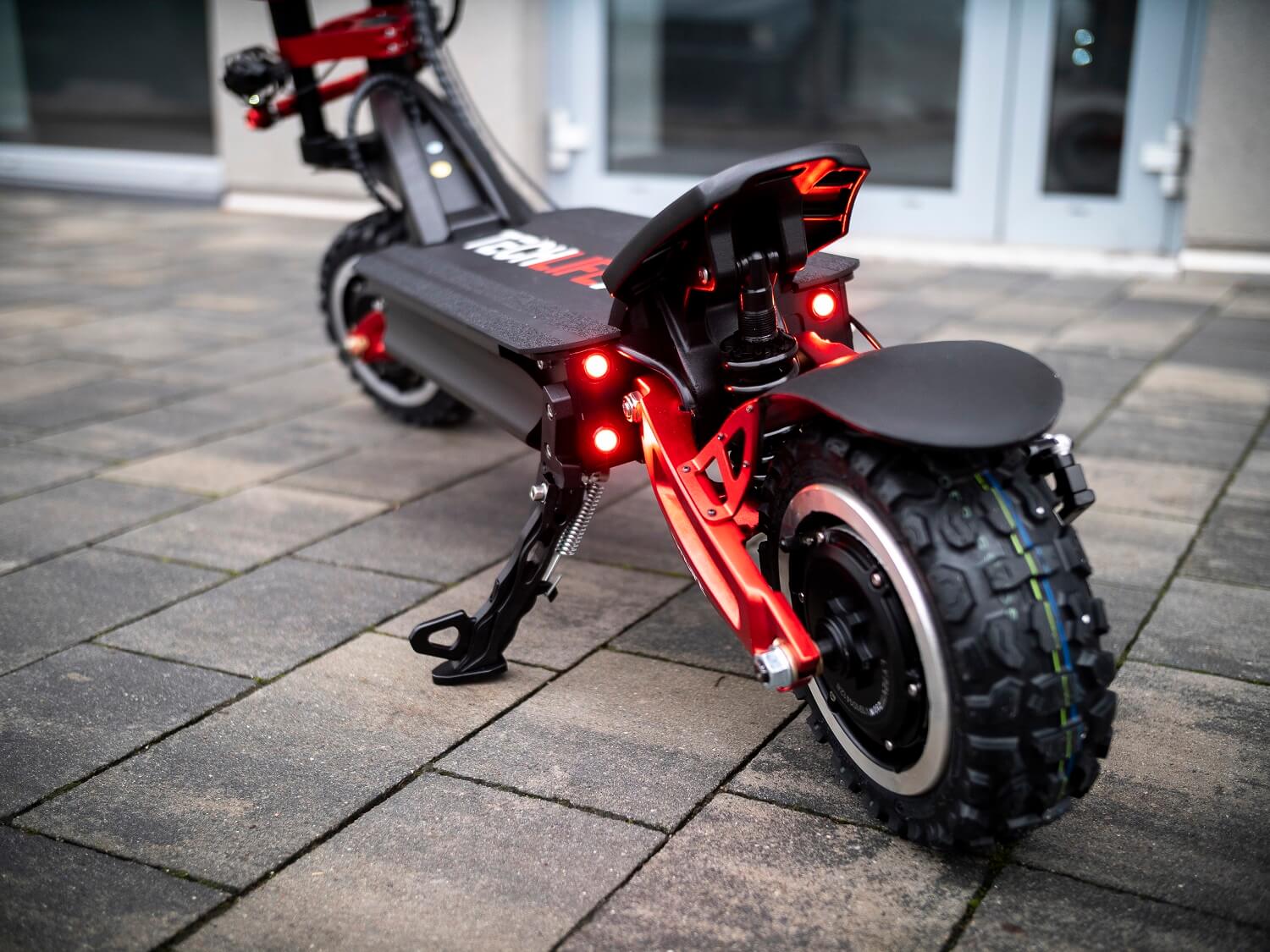 Techlife X9 electric scooter, dual motor, 6000 W 22